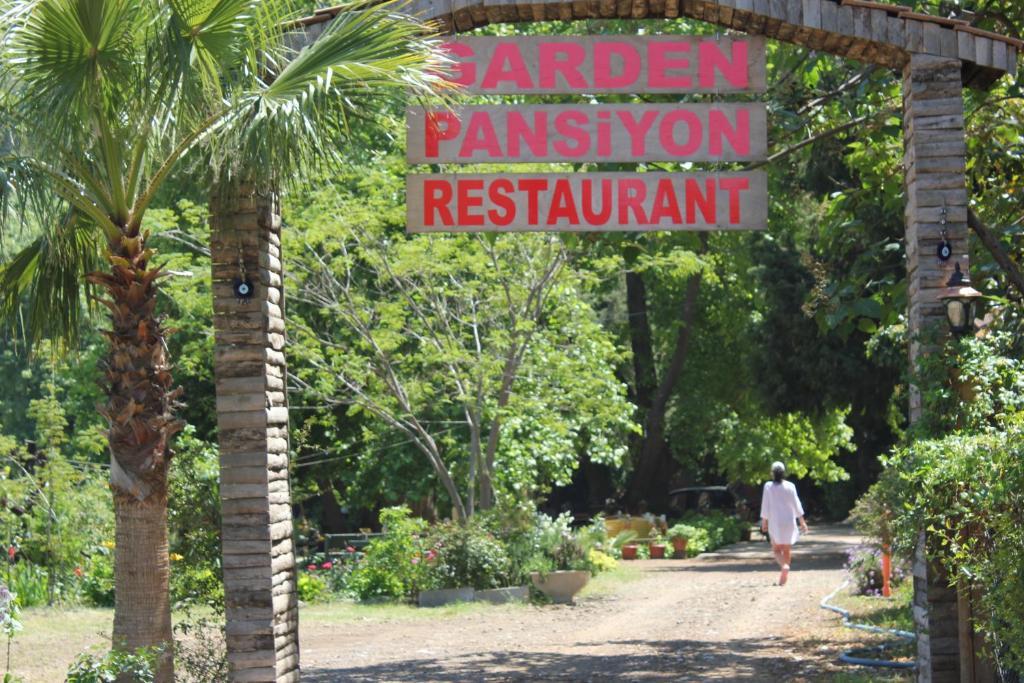 Hotel Garden Pansiyon Çıralı Exterior foto